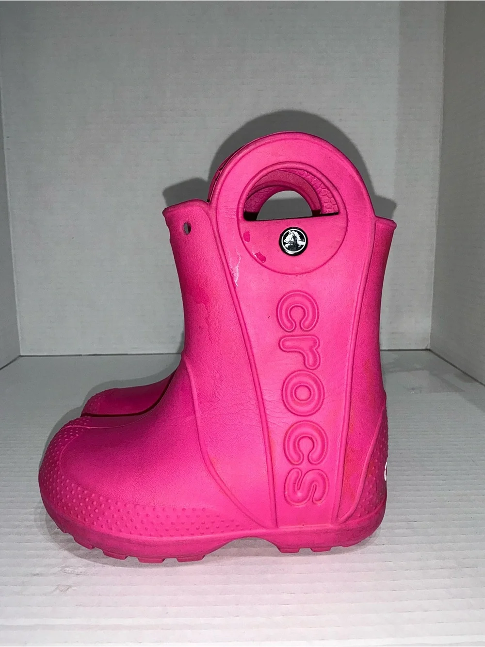CROCS Kids Classic Clog in Bright Pink 8C Causal preppy coastal
